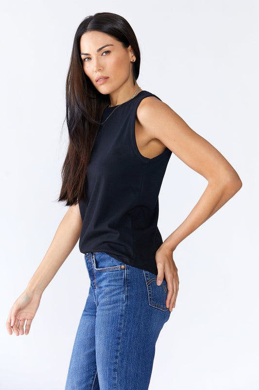 Nina Muscle Tee 🤎