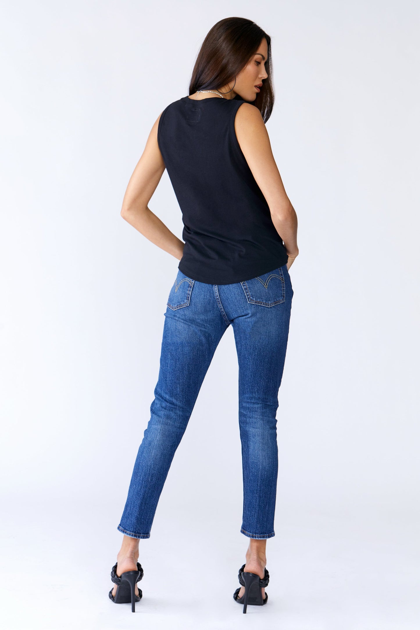 Nina Muscle Tee 🤎